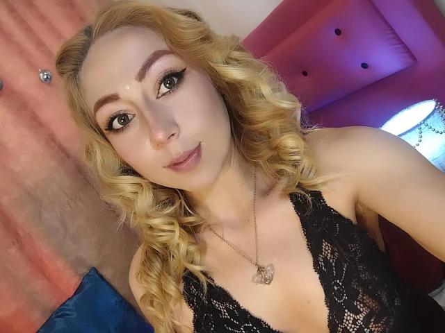 DouceKhrystine - Live Sex Cam - 23670937