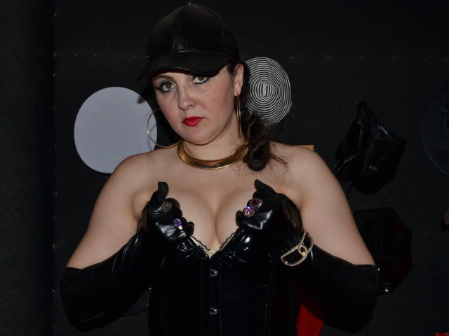 LadyDominaX - Live Sex Cam - 2367811