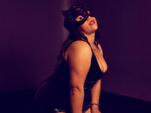 IsisStuart - פורנו בשידור חי ומצלמת סקס - 23680893