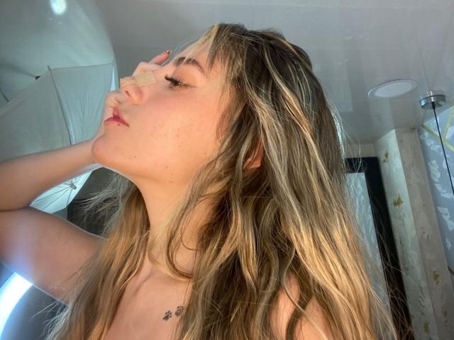 LivelyVanderWood - Live porn &amp; sex cam - 23688033