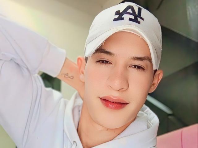 LeonardoBigCock - Camera khiêu dâm &amp; quyến rũ trực tiếp - 23692957