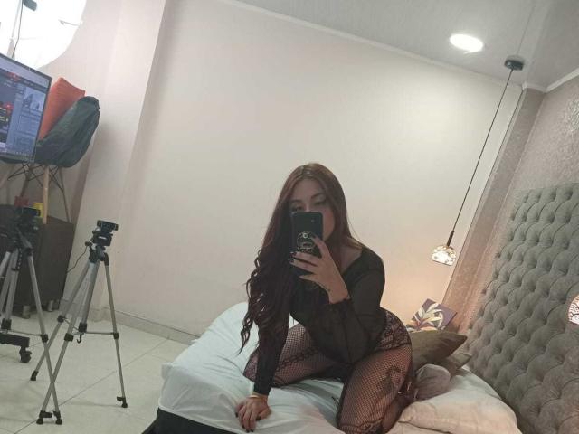 CamileRouse - Élő pornó és szexkamera - 23696501