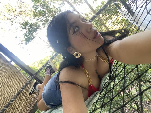 Elizaa - Live Sex Cam - 23701865