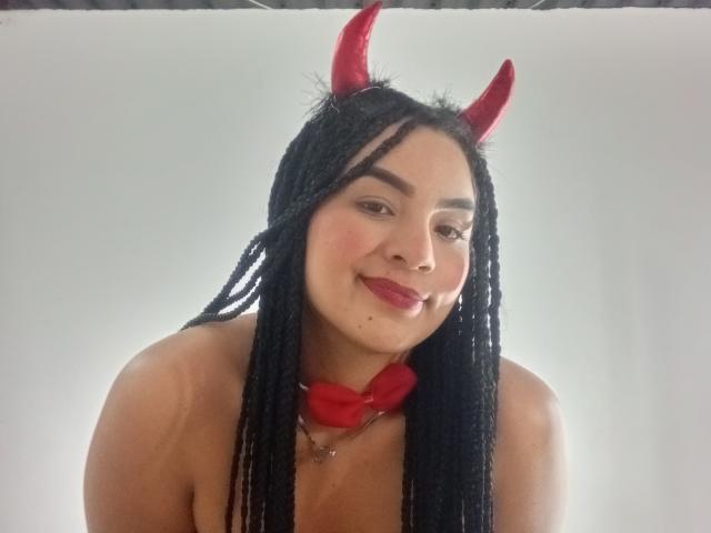SabrinaBenetti - Live sex cam - 23709985