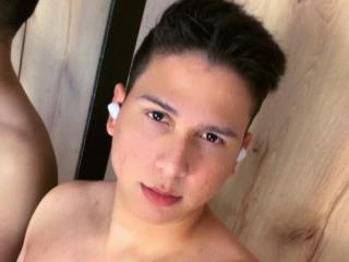 AlvarezAndres - Live porn &amp; sex cam - 23712141