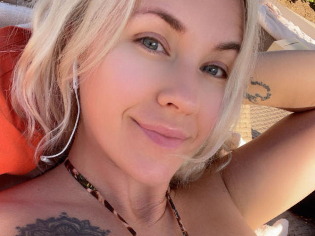 Misstyk - Élő pornó és szexkamera - 23714049