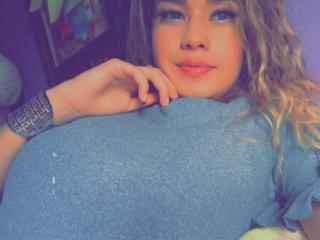 AkiraZanoli - Live porn &amp; sex cam - 23724473