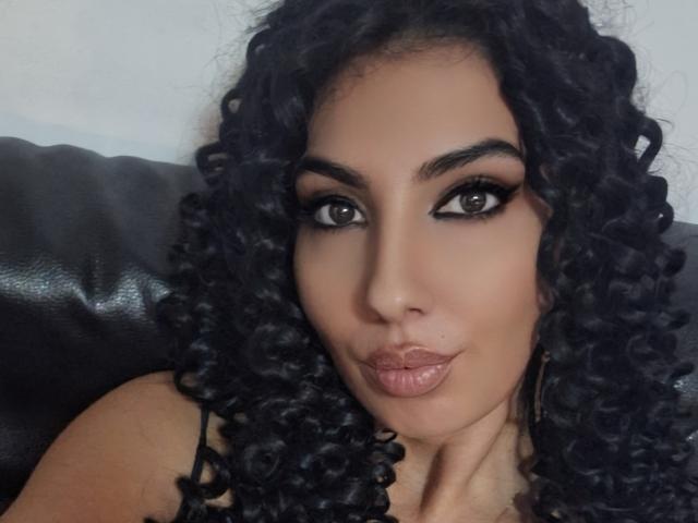 BrunetteBabe69 - Élő pornó és szexkamera - 23724809