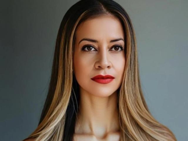 LorenHolmes - Live porn &amp; sex cam - 23724877