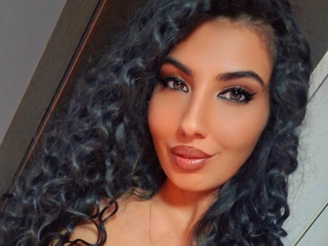 BrunetteBabe69 - Live sex cam - 23724881