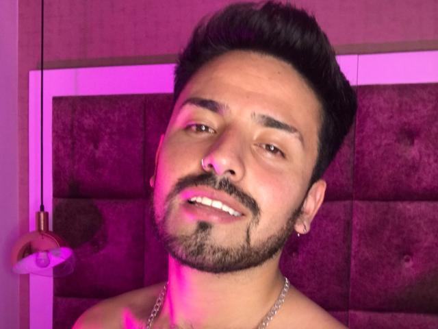 NoahBrown - Live porn &amp; sex cam - 23725097