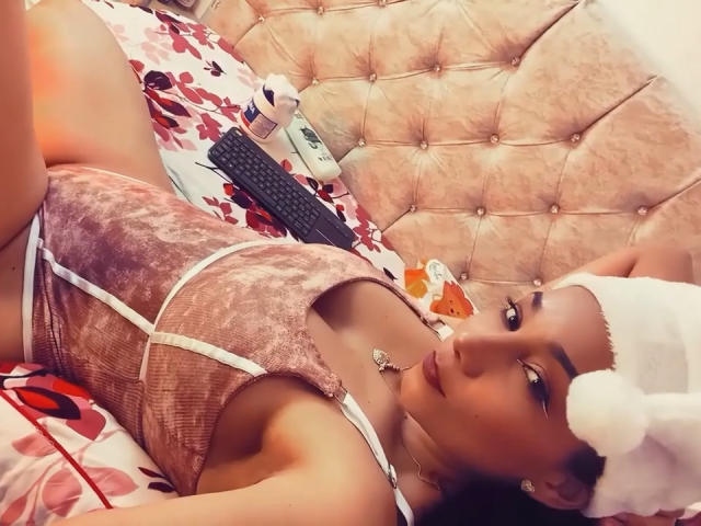 AmberDemons - Live porn &amp; sex cam - 23739889