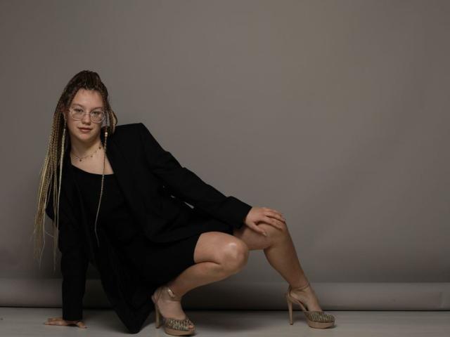 Rozzi - Live porn &amp; sex cam - 23744517