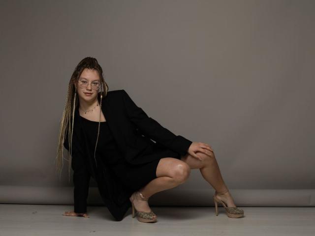 Rozzi - Live porn &amp; sex cam - 23744833