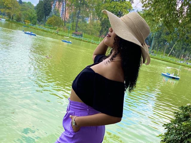 SophieSonyas - Live porn &amp; sex cam - 23749589