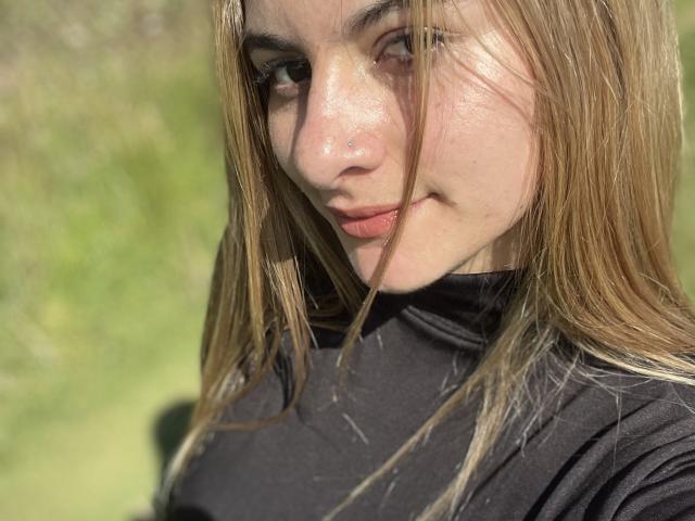 AtheneaRossi - Live sex cam - 23752361
