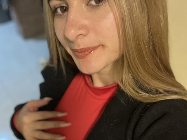 AtheneaRossi - Live sex cam - 23752389