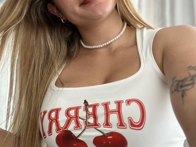 AtheneaRossi - Live porn &amp; sex cam - 23752589
