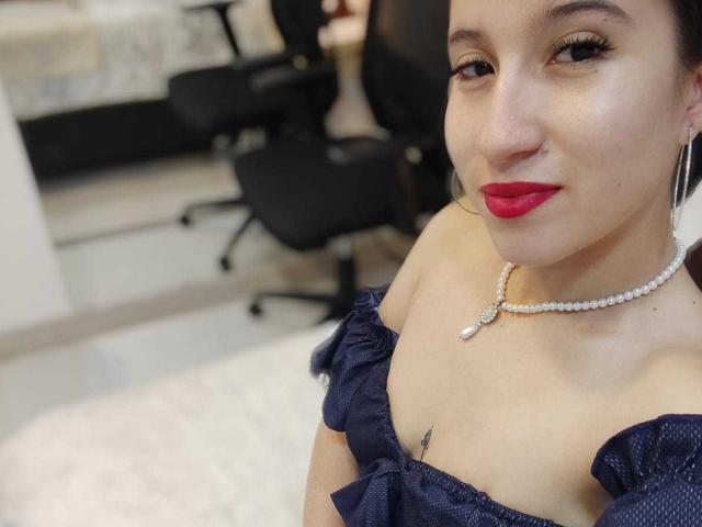 CamillePetit - Live Sex Cam - 23757405