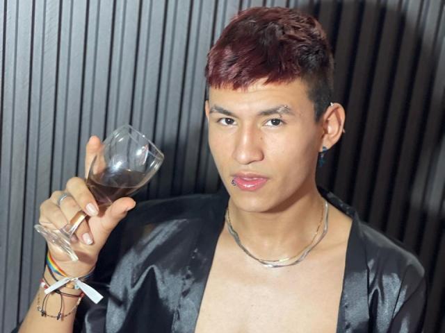 YochuaScott - Live porn &amp; sex cam - 23757949