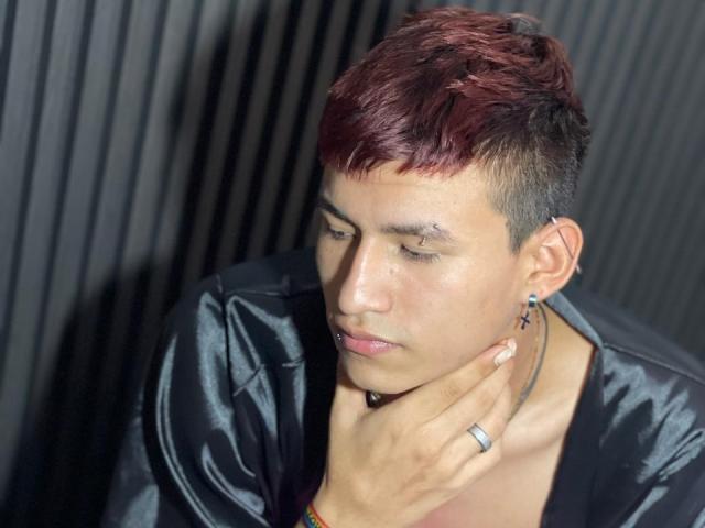 YochuaScott - Live porn &amp; sex cam - 23757989