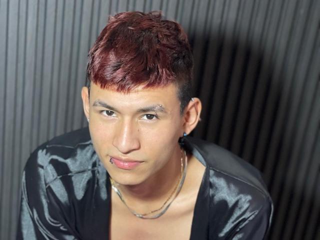 YochuaScott - Live Sex Cam - 23758009