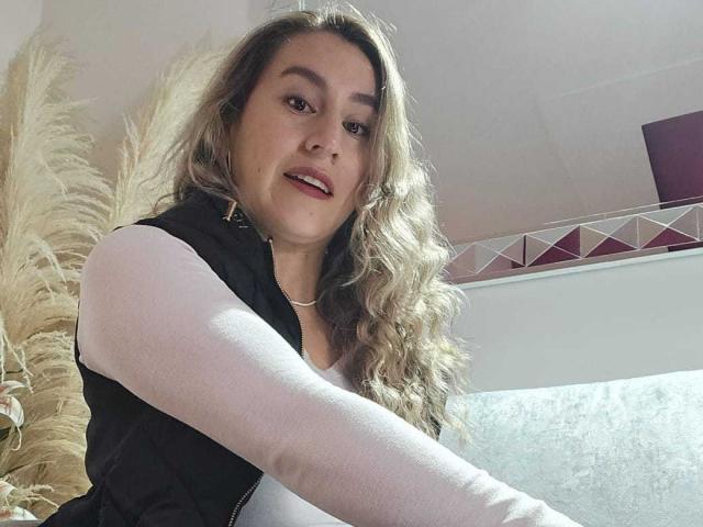 AliceDussan - Live porn &amp; sex cam - 23758669