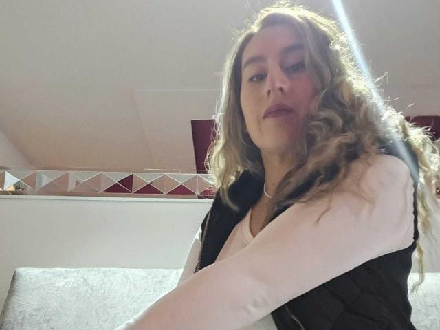 AliceDussan - Live sex cam - 23758677