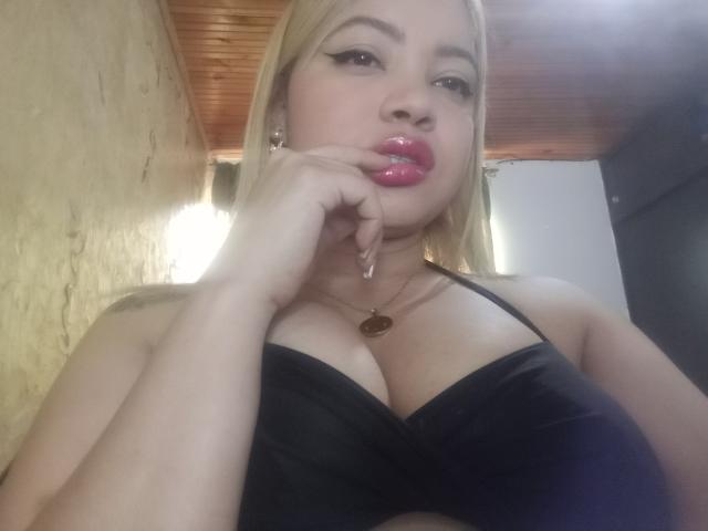 TatianaRuss - Live Sex Cam - 23761713