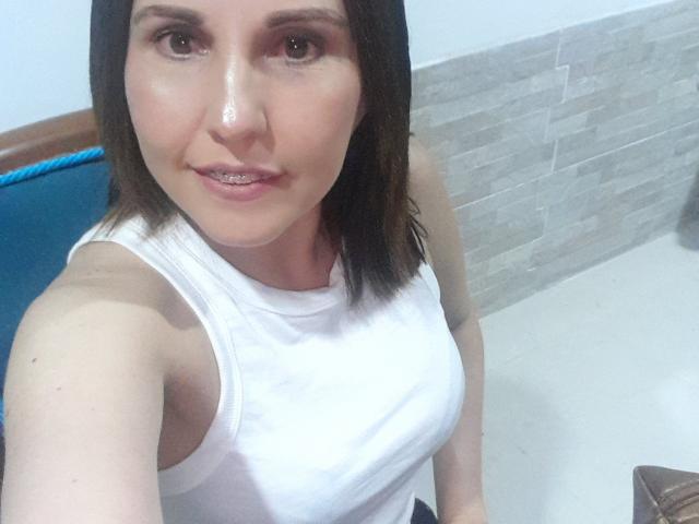 AdelaShery - Live porn &amp; sex cam - 23761857