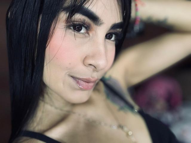 AlysonMoss - Live Sex Cam - 23763053
