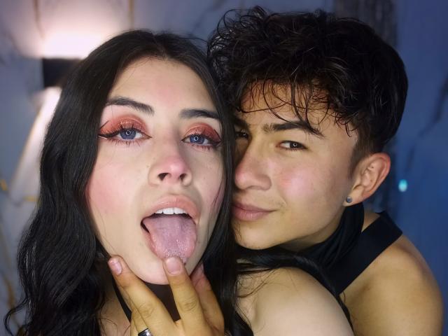 NoahAndRose - Live Sex Cam - 23765025