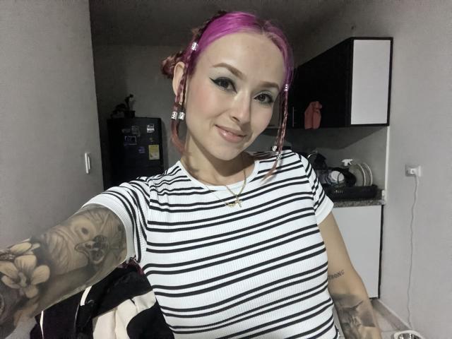 SarahRousen - Live Sex Cam - 23765977