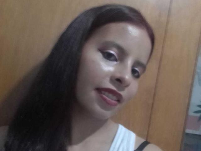 JuliaWaine - Live porn &amp; sex cam - 23778077