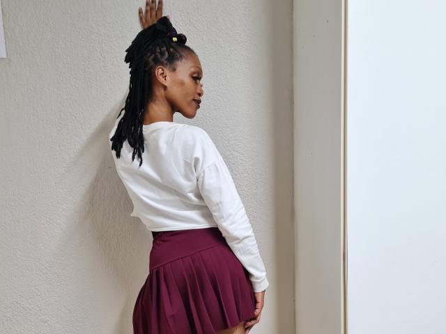 NaughtySlender - Live porn &amp; sex cam - 23780865