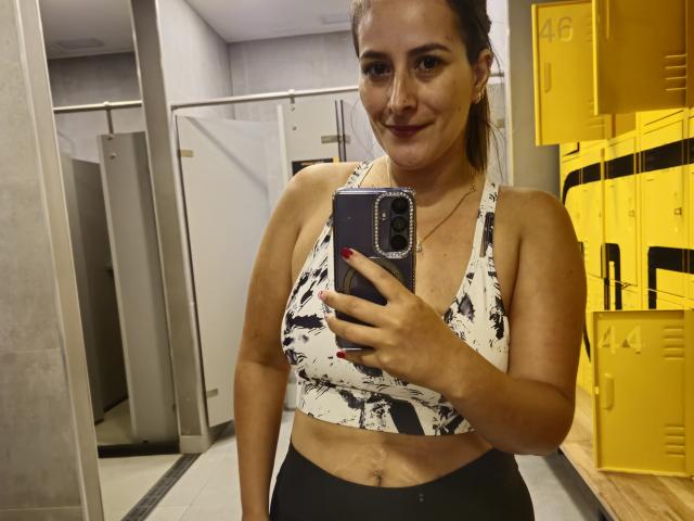 RousseMelinda - Live porn &amp; sex cam - 23781249