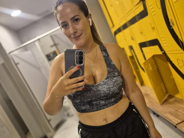 RousseMelinda - Live porn &amp; sex cam - 23781257