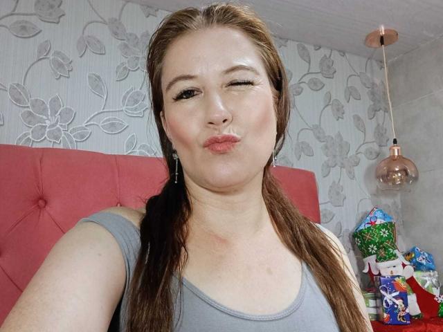 SaraBlondieMilf - Live sex cam - 23788441