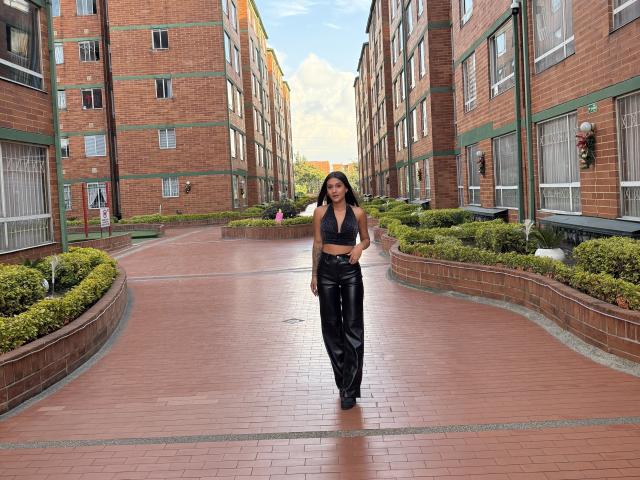 ThaliaAres - Élő pornó és szexkamera - 23790853