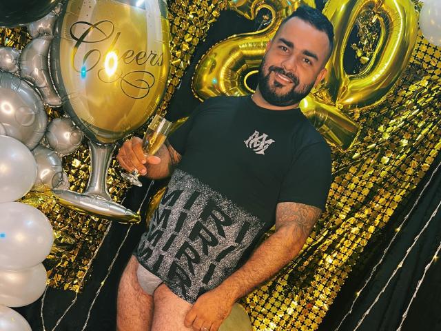 RobertKrakashia - Live porn &amp; sex cam - 23794125