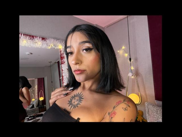 SalomeMille - Live Sex Cam - 23799641