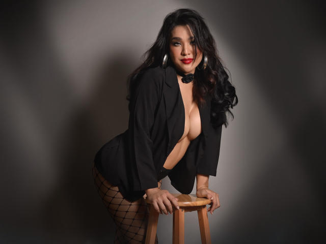 AlluringAmaraTS - Live porn &amp; sex cam - 23800425