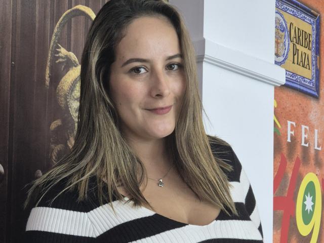 RousseMelinda - Live porn &amp; sex cam - 23800745