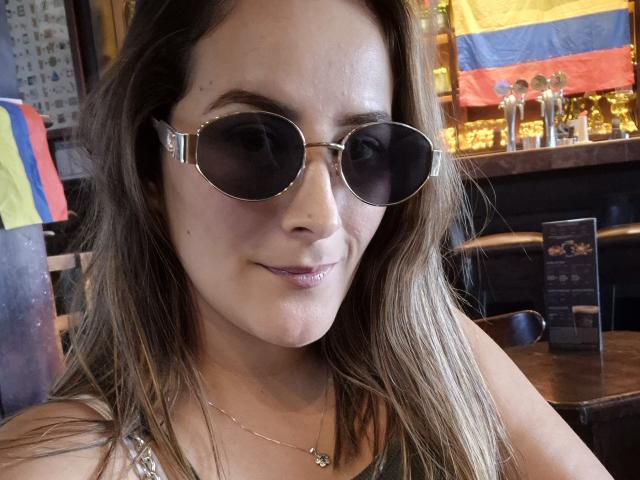 RousseMelinda - Élő pornó és szexkamera - 23800773