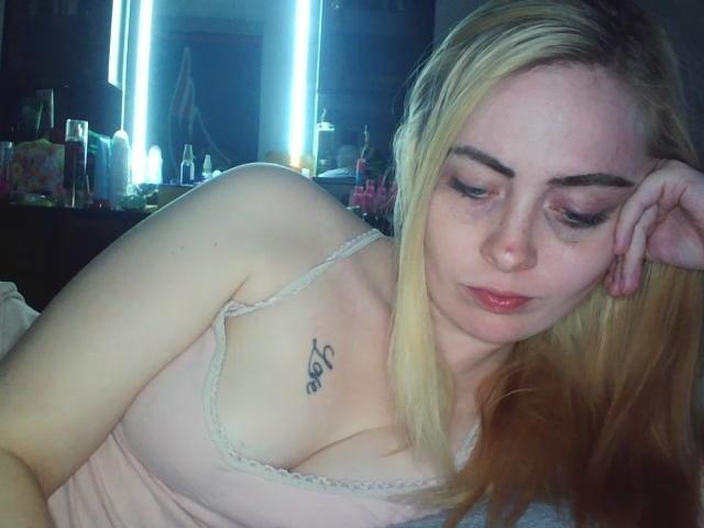 RedHailey - Live sex cam - 23809361