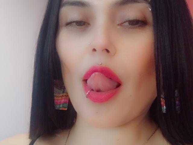 CharlotteCrofort - Live porn &amp; sex cam - 23812417