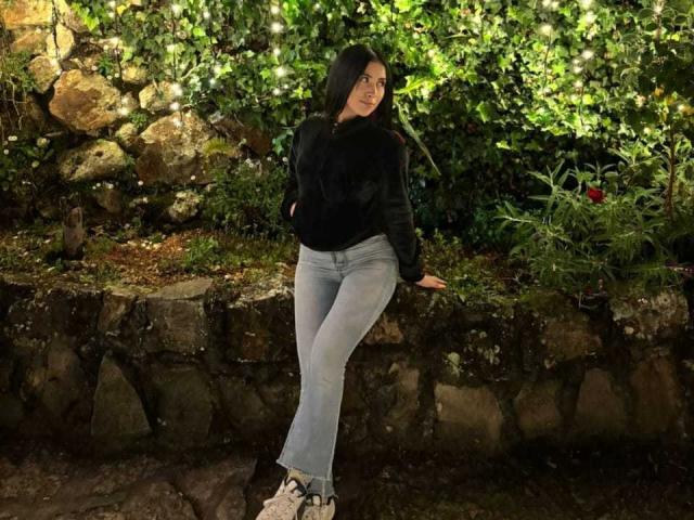 AnyaJay - Camera khiêu dâm &amp; quyến rũ trực tiếp - 23817497