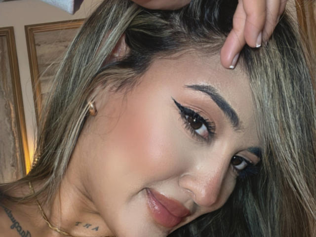 MaeCollins - Live sex cam - 23822065