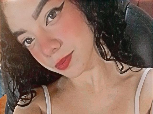 EmmaCowperr - Live sex cam - 23834173