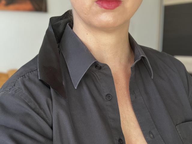 ErinalaraI - Live porn &amp; sex cam - 23835429